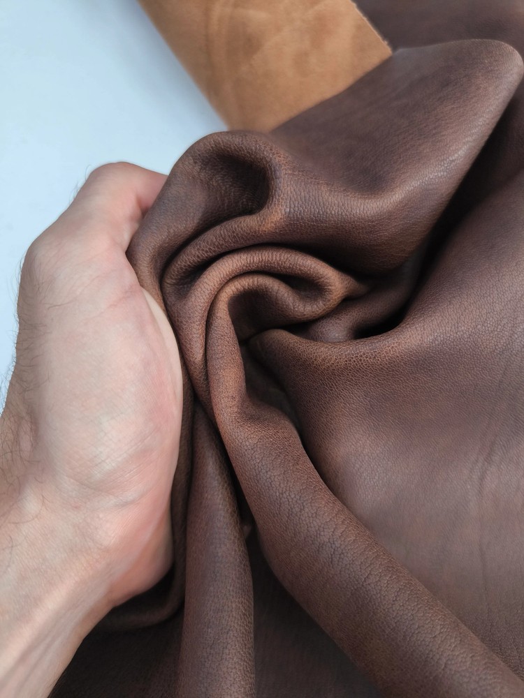Waxy Goat Leather: Soft, Thick Pull-Up Leather for Crafts