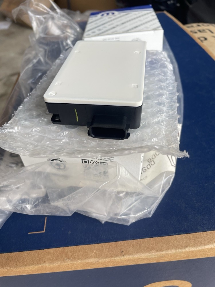 Genuine Mopar Blind Spot Detection Module 68157152ae