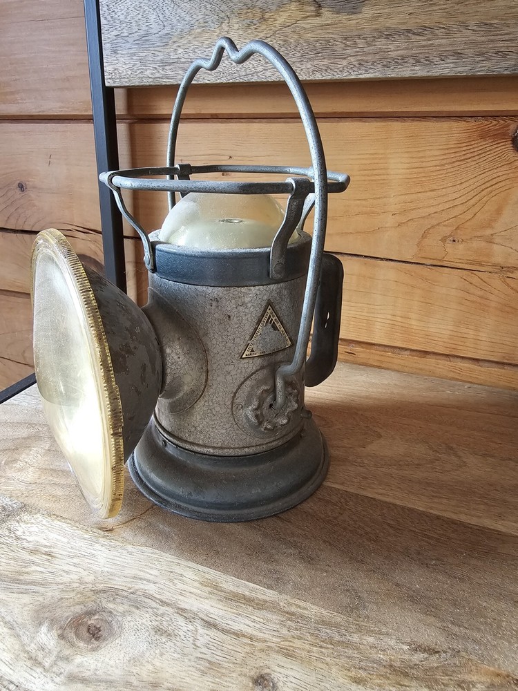 VINTAGE DELTA POWERLITE LANTERN BATTERY OPERATED TRAIN LANTERN AS-IS UNTESTED