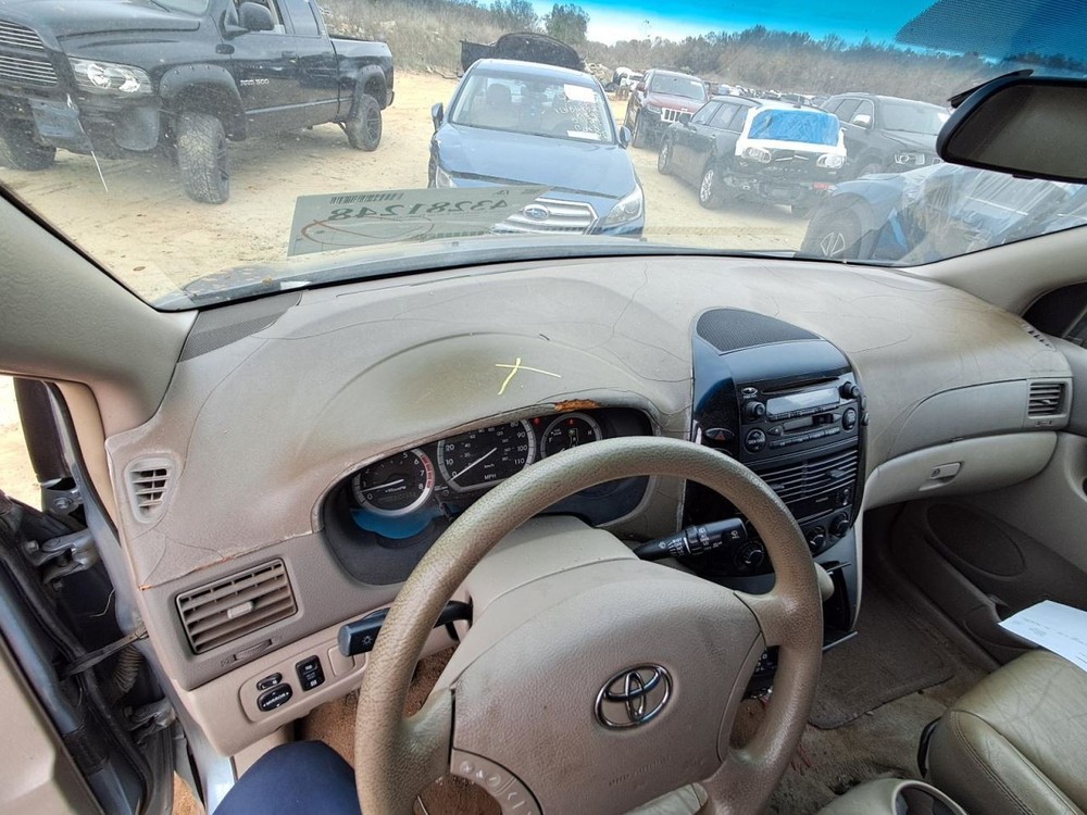 SIENNA 2005 Glove Box 4877713