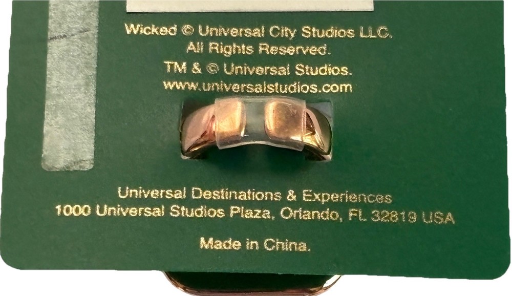 Universal Studios Wicked Ruby Pink Ring Ozdust Sisterhood 2024
