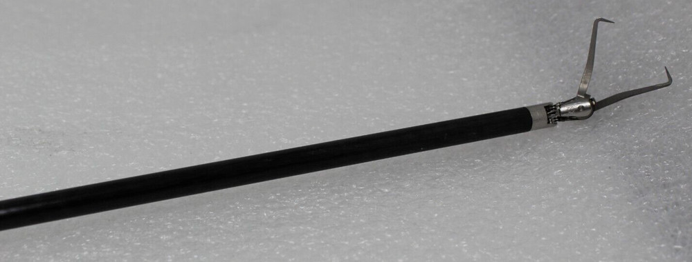 Intuitive Da Vinci Xi 470207 Tenaculum Forceps 8mm / EXCELLENT CONDITION
