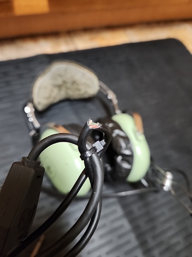David Clark TSO-C58a Aviation Headset Model M-4 UNTESTED