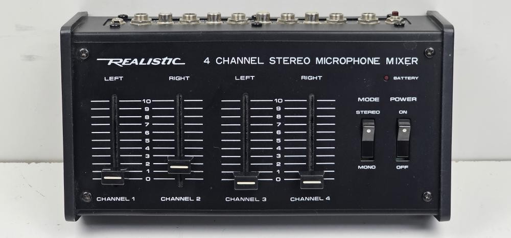 Realistic microphone mixer (P25017191)