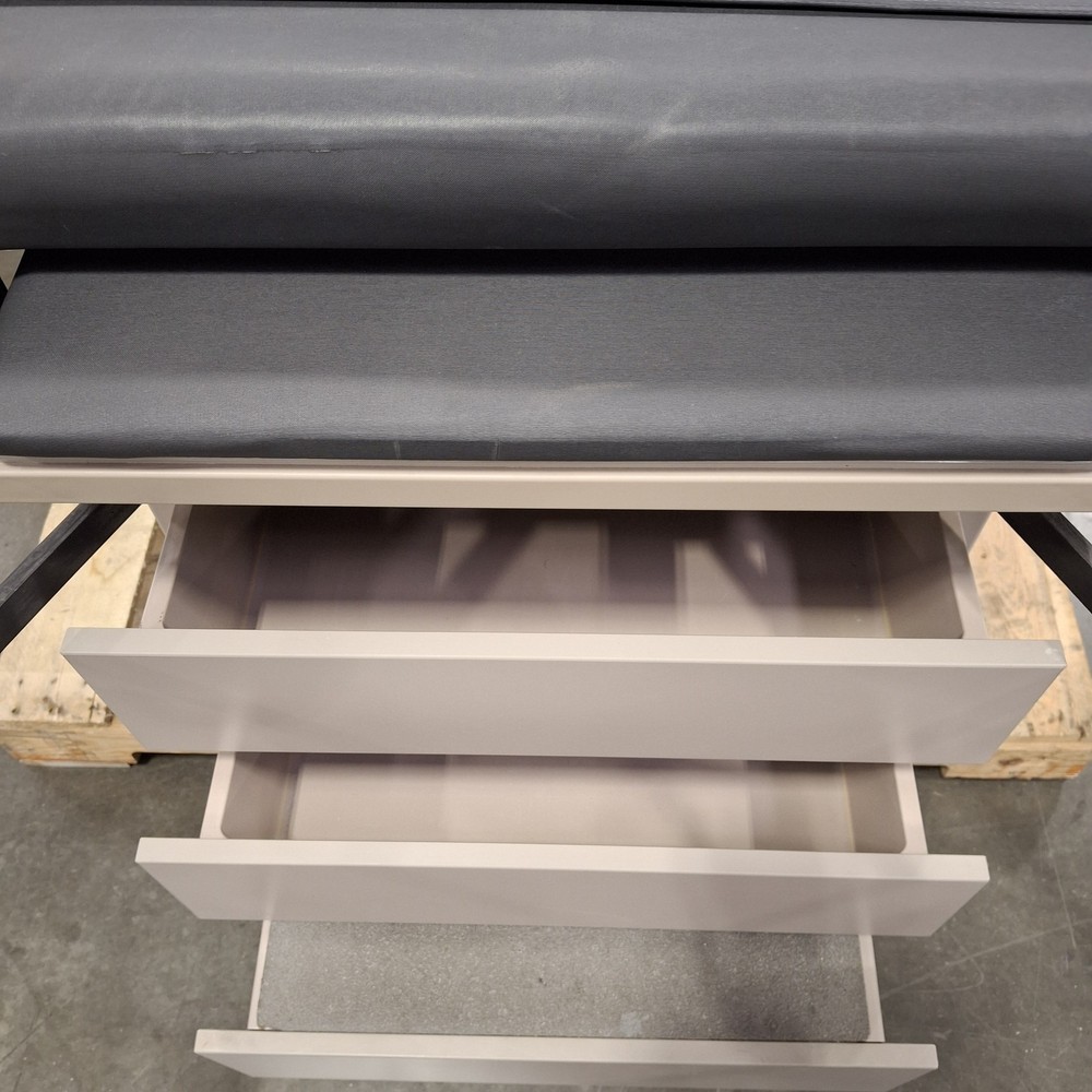 Midmark Ritter Model 104 Exam Table