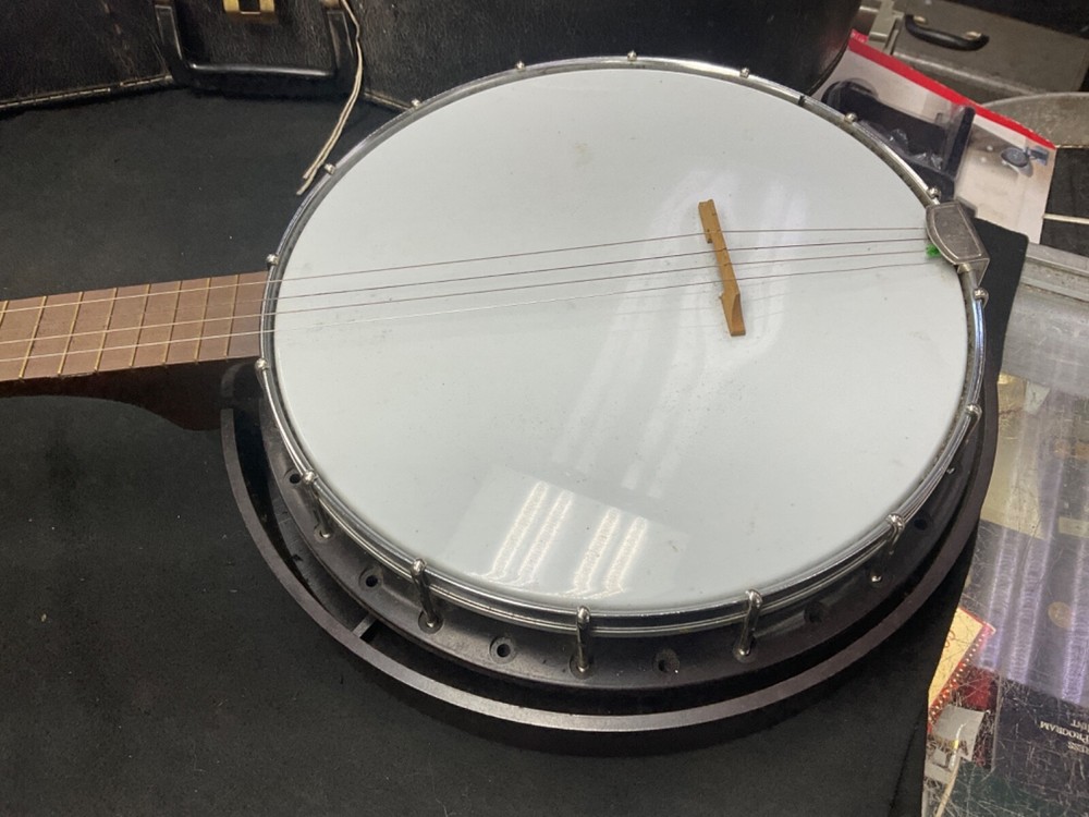 Harmony 5 string banjo Case Included