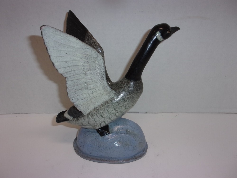 Canada Goose Figurine Facing Right Canada 77 Special See Makers Mark On Bottom