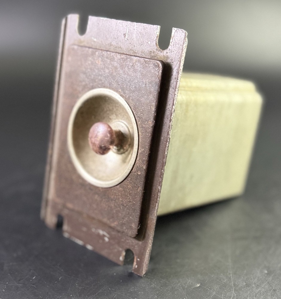 Antique Brass Toggle Switch Vk07