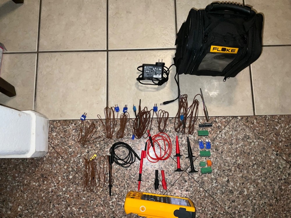 Fluke 753 Multifunction Documenting Process Calibrator
