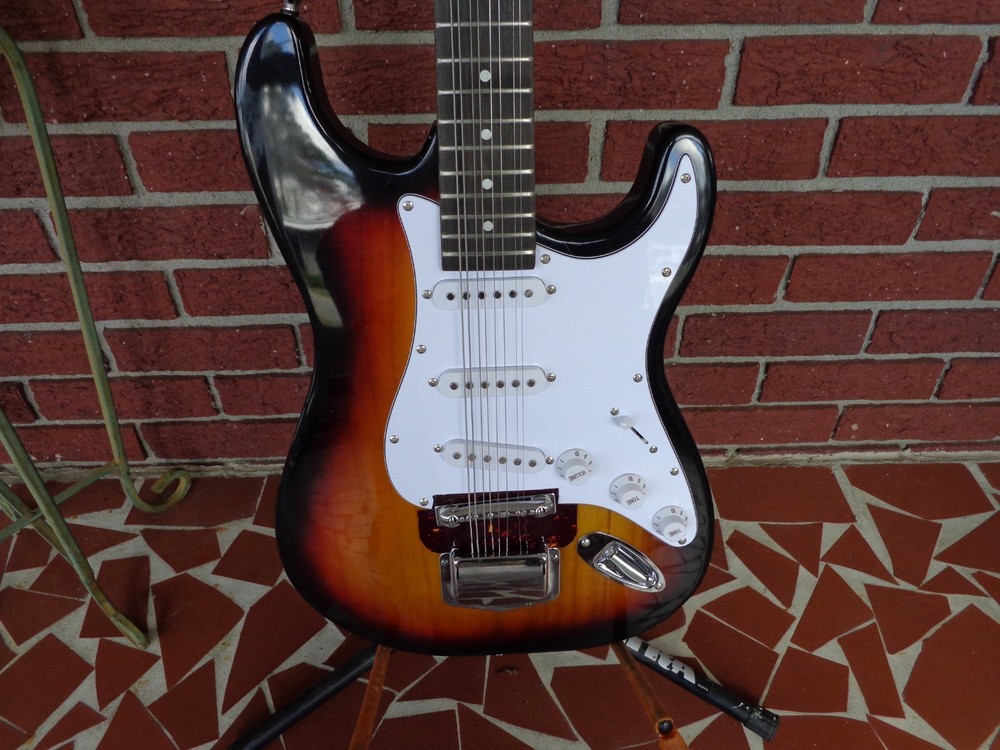 Silvertone Octave Mandolin - Electric Bouzouki Strat Conversion