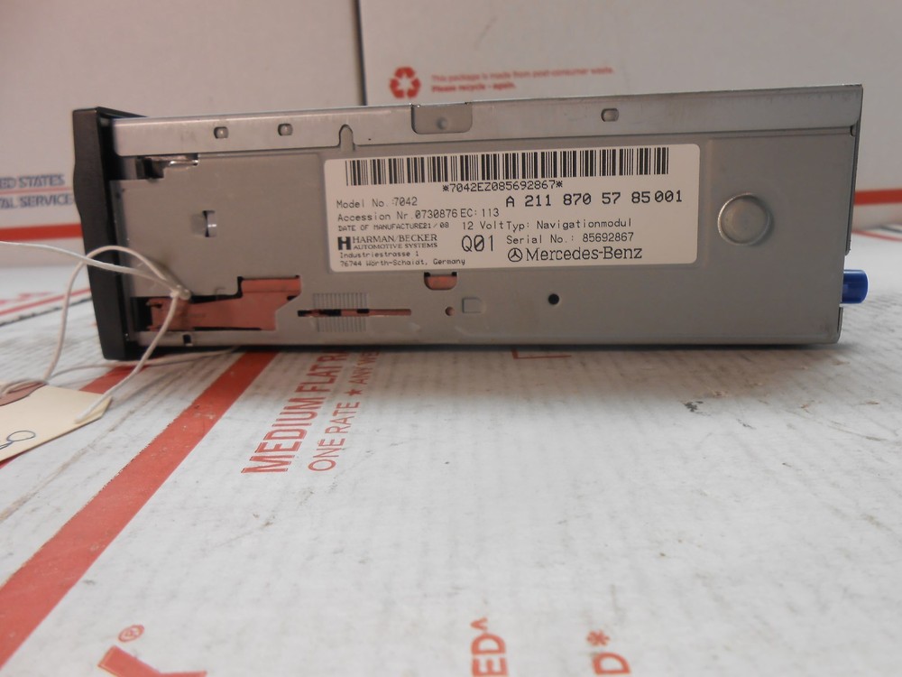 04-09 Audi A4 6 CD Changer, 4E0035111 NF0660
