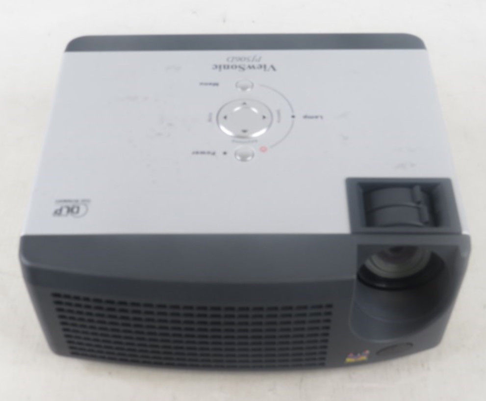 ViewSonic PJ506D VS11452 DLP Projector with Remote & Case