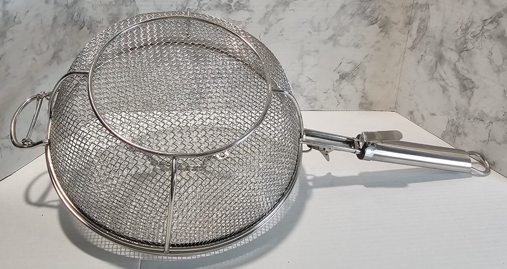 Technique Deep Fry Basket With Handle & Locking Lid 11.75" Diameter