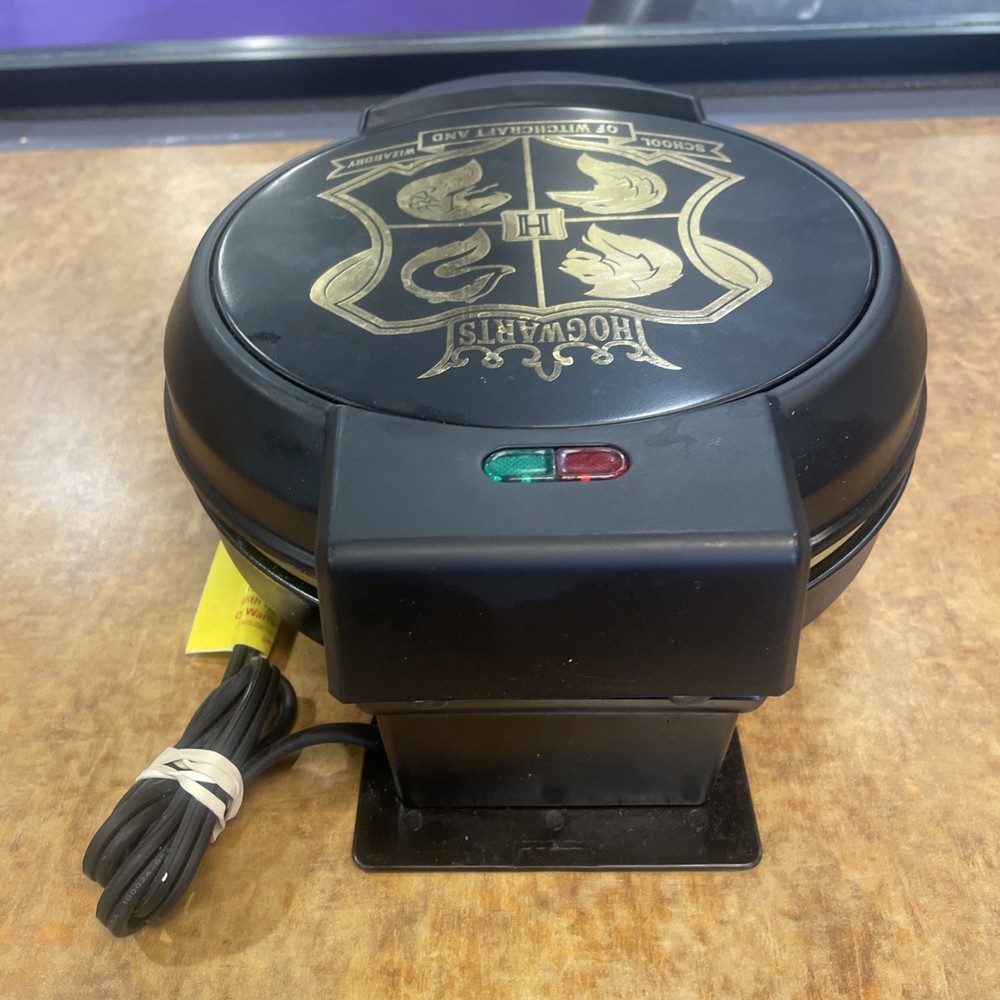 7" Round Harry Potter Waffle Maker Imprints Hogwarts Crest Design