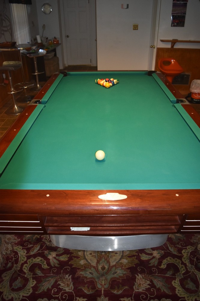 Brunswick Vintage Anniversary 8' Pool Table