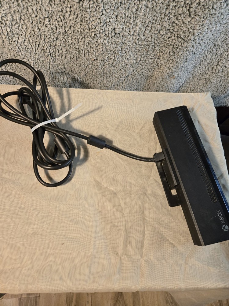 Microsoft 1520 Kinect Sensor - Black (KInect Only) Tested Works