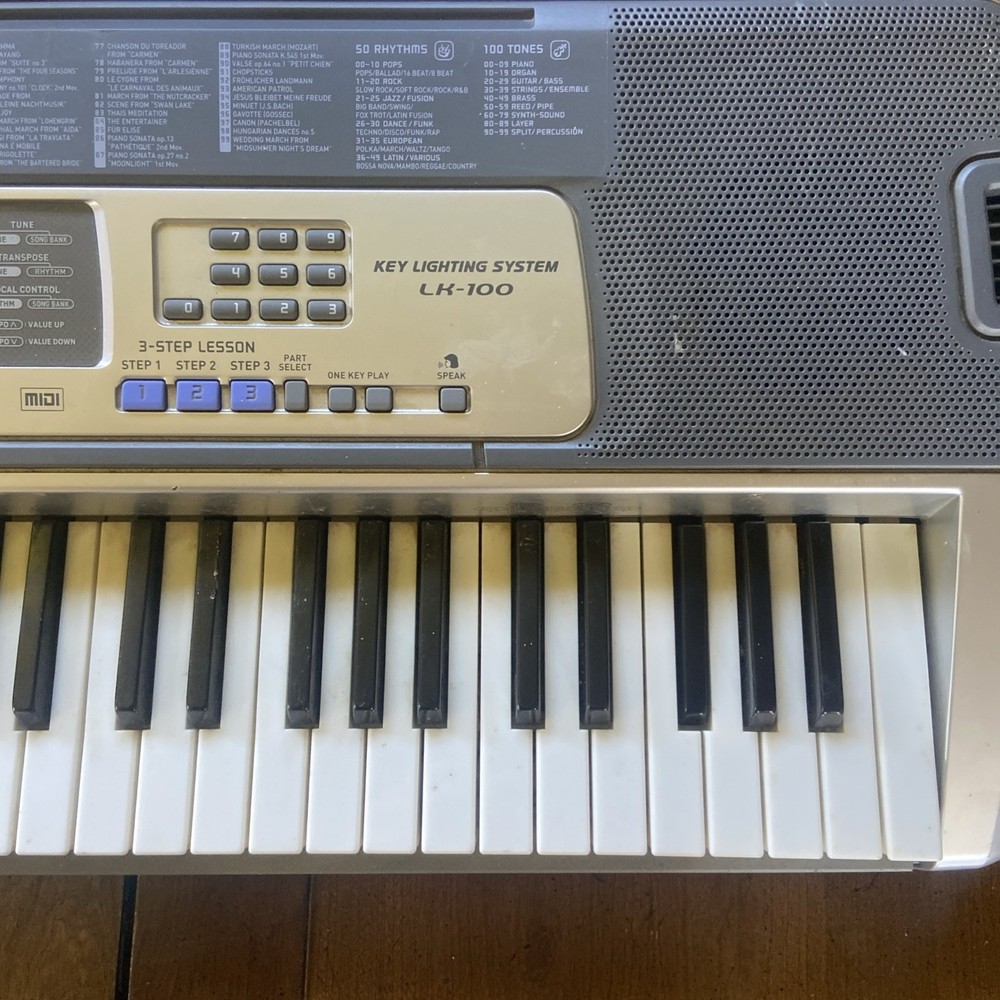 Casio LK-135ST 61 Lighted Key Keyboard Untested