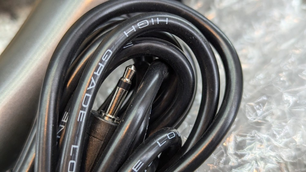 Singing Machine Wired Microphone for Karaoke, (Black) Unidirectional Dynamic Mic