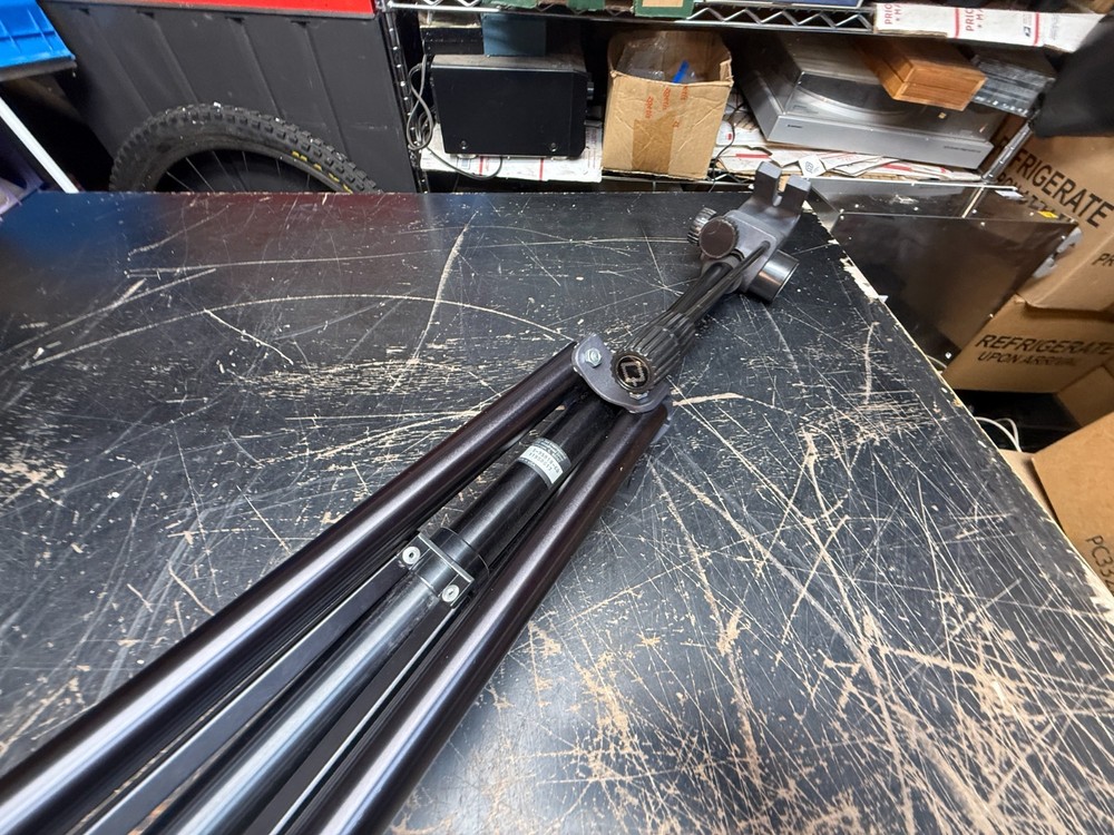 Quick Set 5-95818-6B Tripod