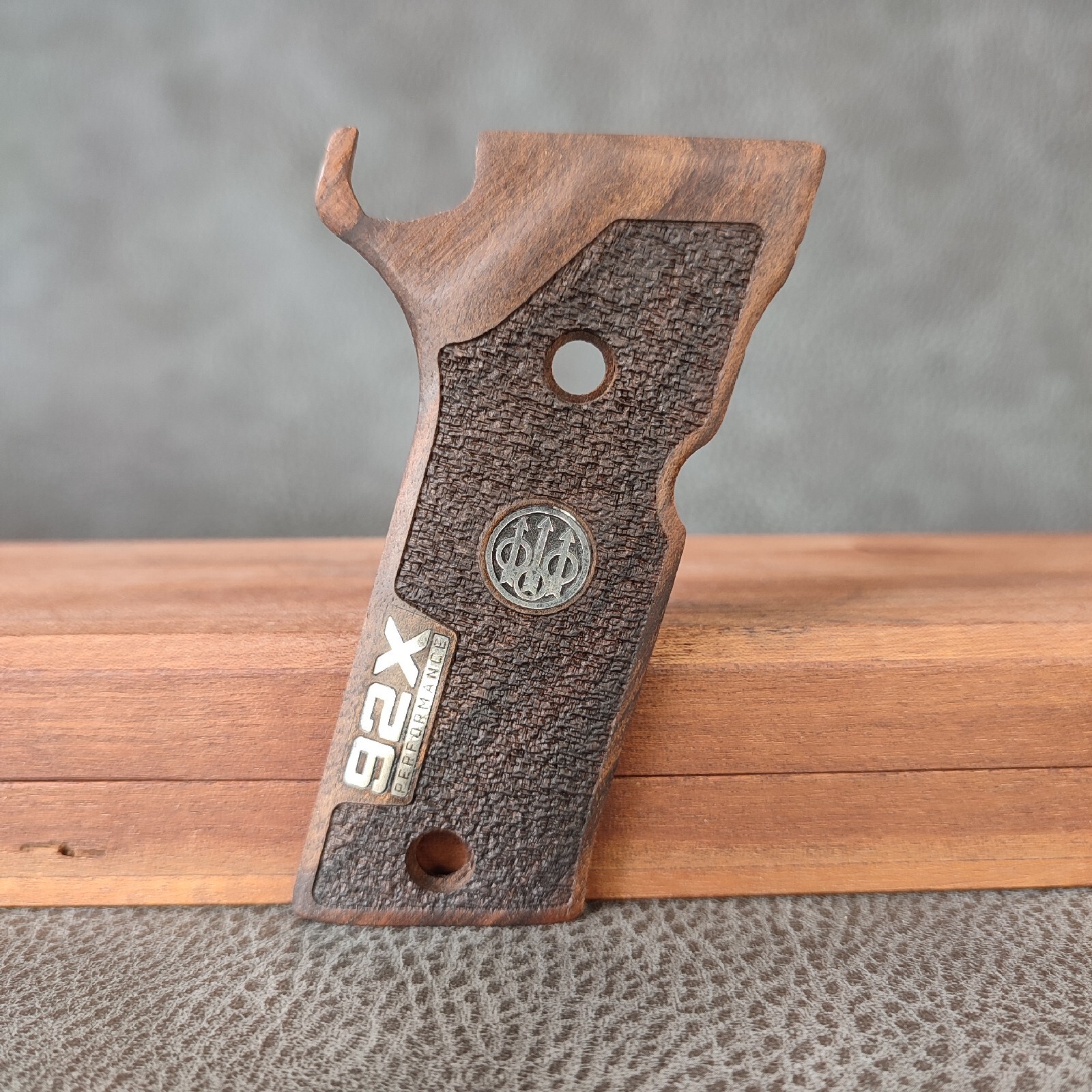 Beretta 92X Performance Turkish Walnut Wood Gun Grips NEW SET Nice Metal Logo