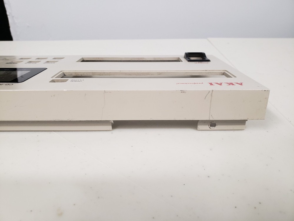 Akai sampler CD3000 faceplate