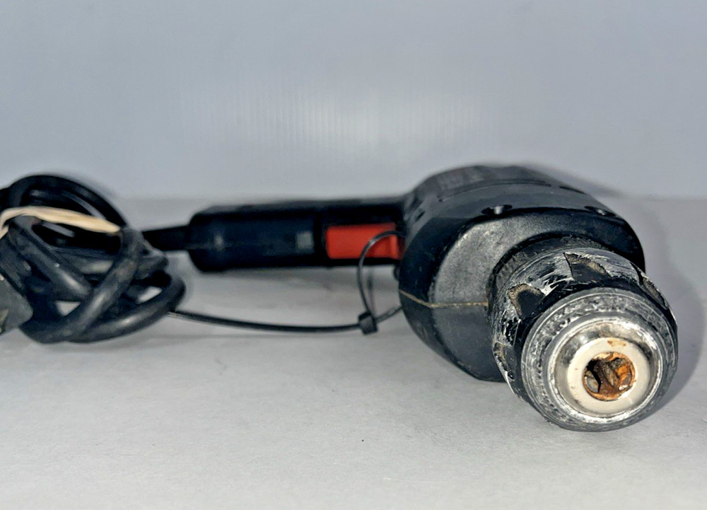 BLACK & DECKER 7152 TYPE 2 CORDED REVERSIBLE DRILL 3/8"