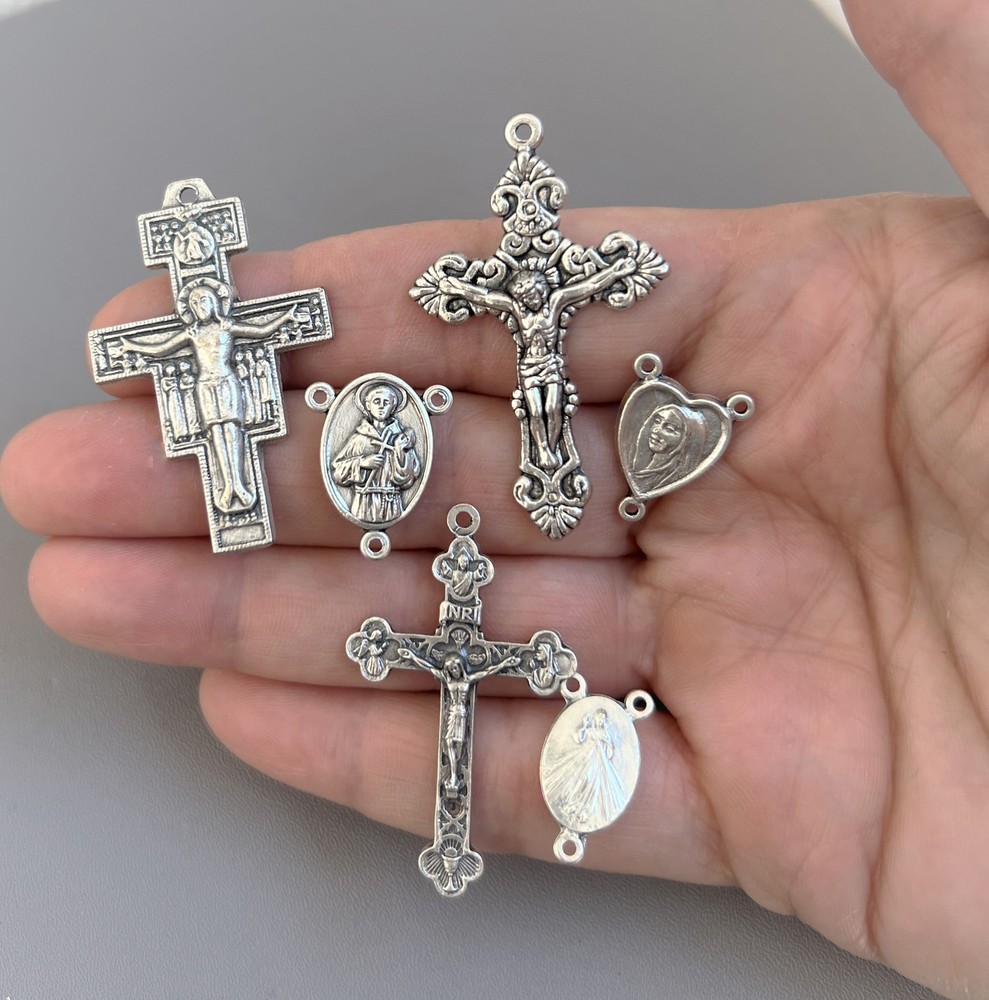 12 Crucifixes & Rosary Centers Make ITALY Rosaries Part Centerpieces S112 SET B*