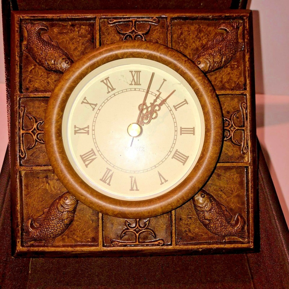 Desk Clock Quartz Fish Design In Storage Box