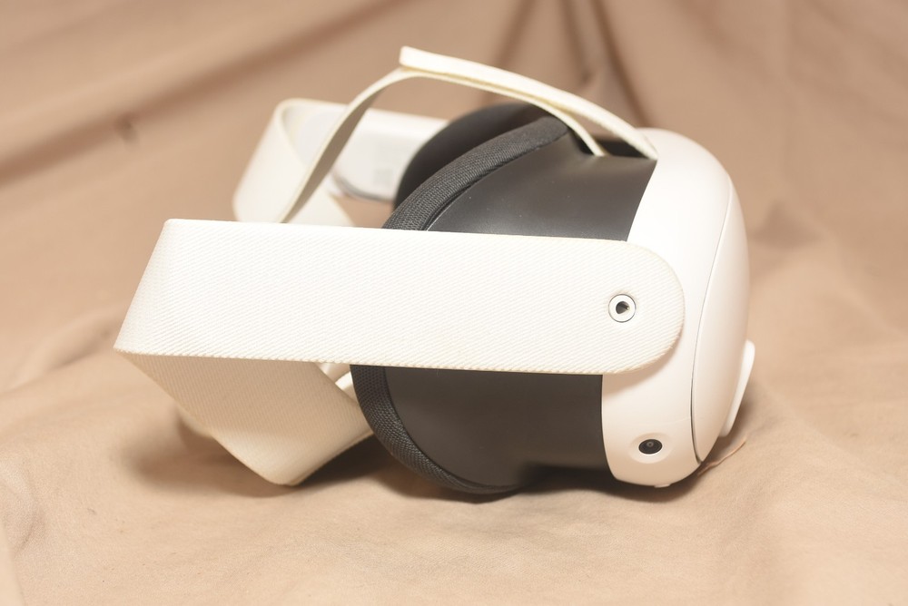 Meta Quest 3 128GB VR Virtual Reality Gaming Headset & Controllers!!