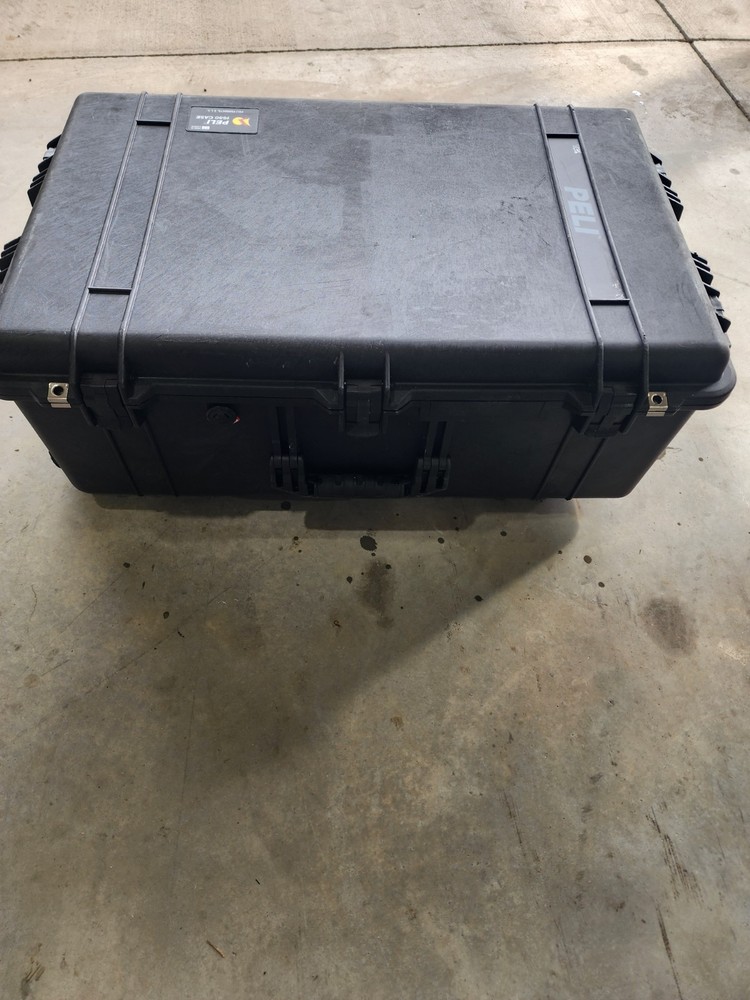 Pelican Peli 1650 rolling hard case
