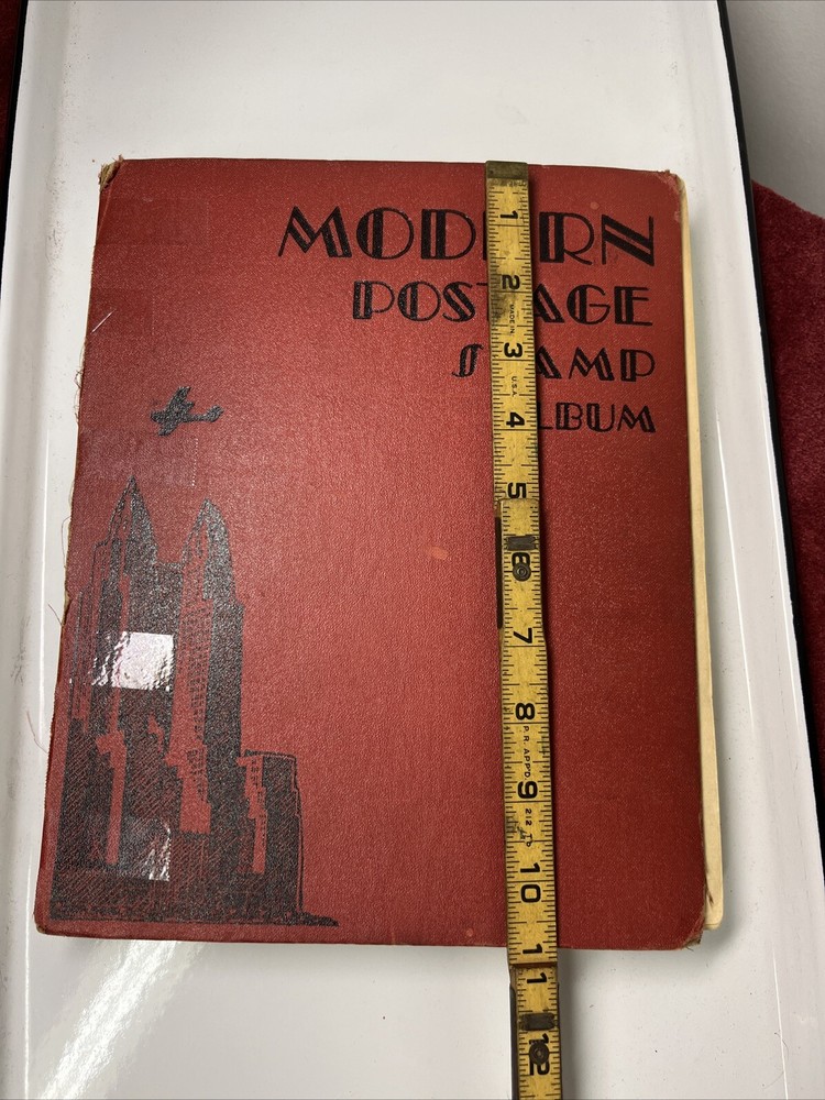 VINTAGE 1935 SCOTT MODERN POSTAGE STAMP ALBUM 900+ FOREIGN STAMPS