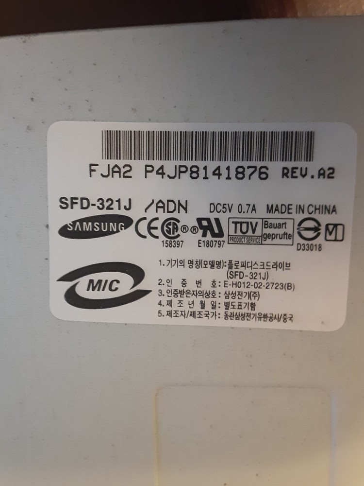 Samsung SFD-321J 3.5" Internal Floppy Drive