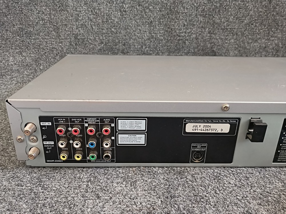 ZENITH XBV443 DVD/VCR Combo Player