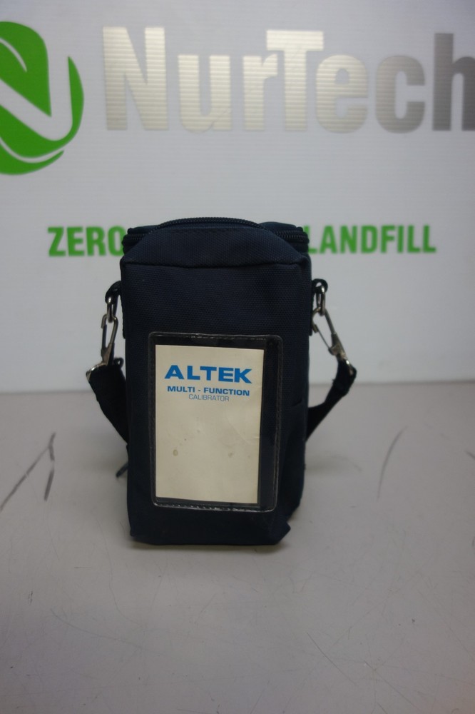 ALTEK TECHCHEK 820 PROCESS CALIBRATOR w/ Carrying Bag
