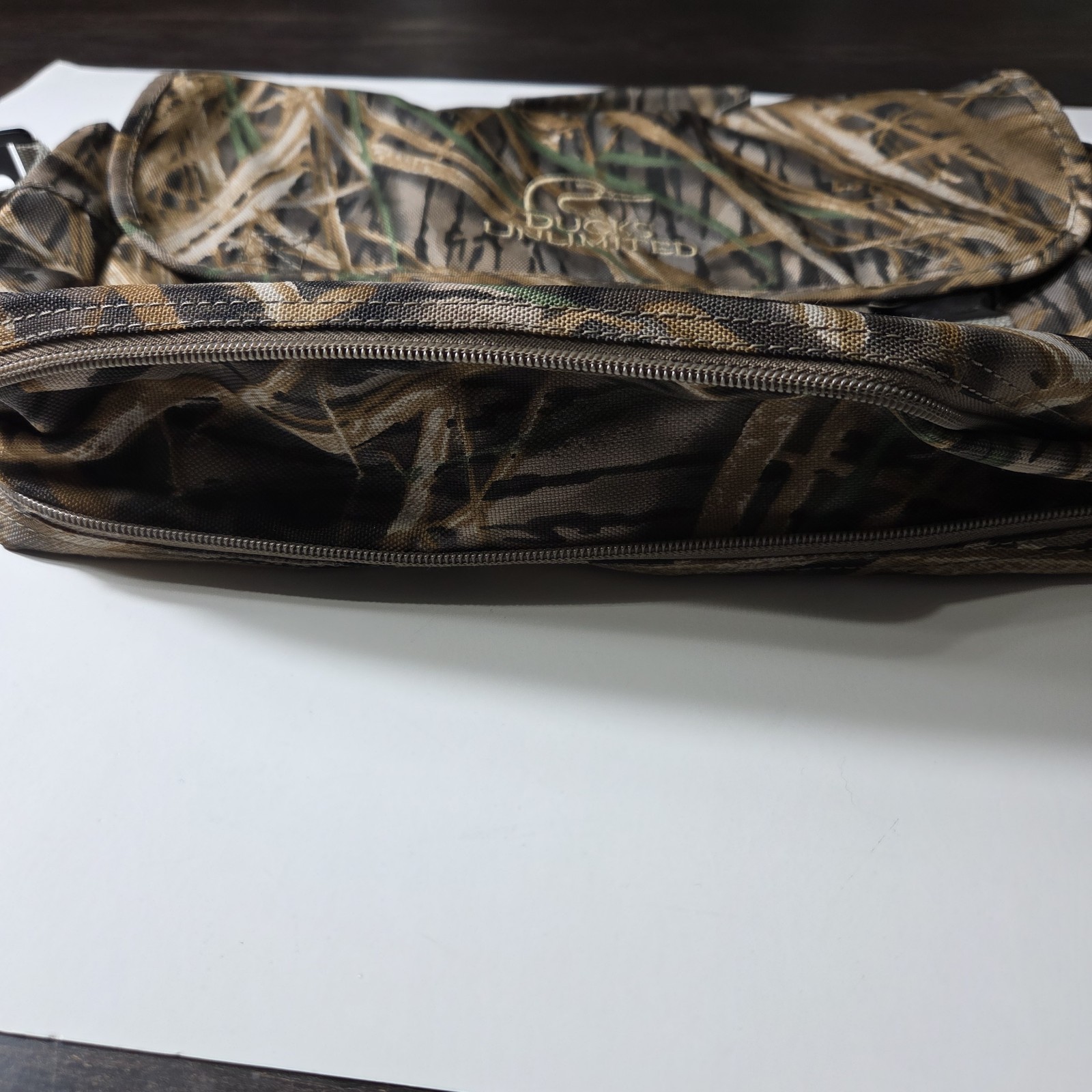 Ducks Unlimited Avery Camo Messenger Bag *Missing Components