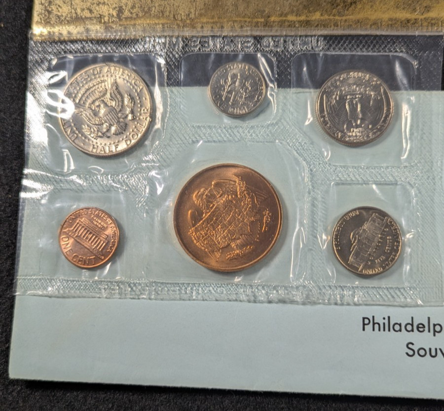 1977 P Mint Souvenir Uncirculated Coin Set