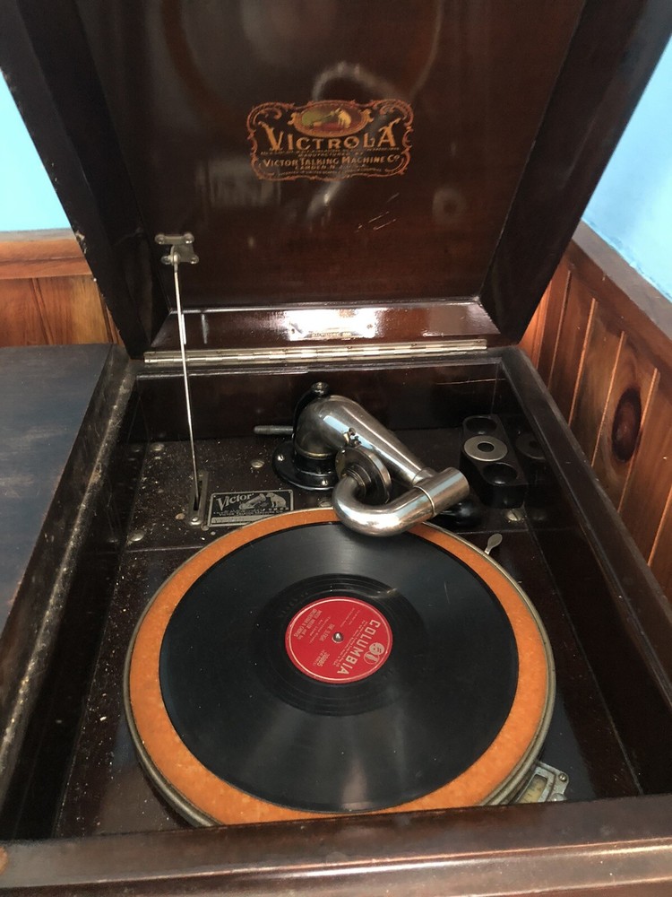 victrola record player antique