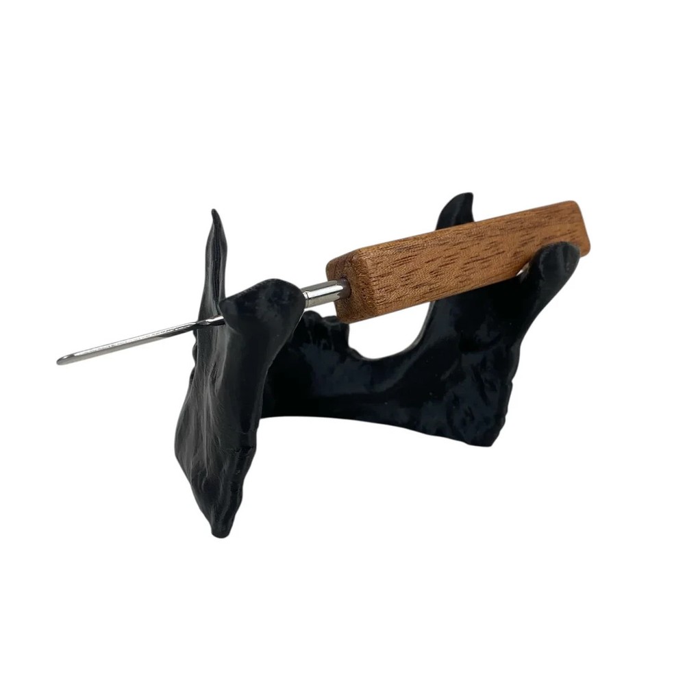 Skull Jaw Tool Holder – Black (Table Stand)