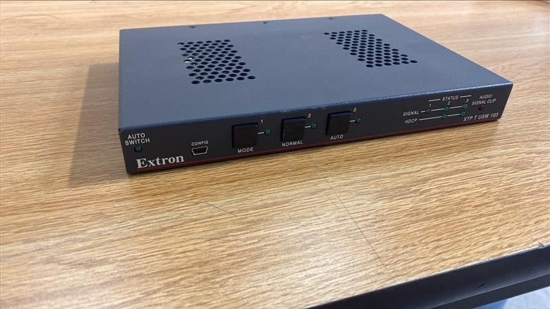 Extron 60-1198-01 XTP T USW 103 ,Three Input XTP Switcher