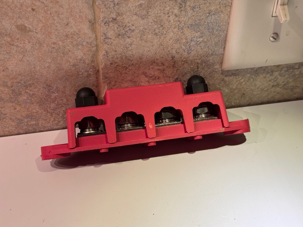 POWER DISTRIBUTION BUSS BLOCK — (4) X 250V 5/16" (M8) STUDS