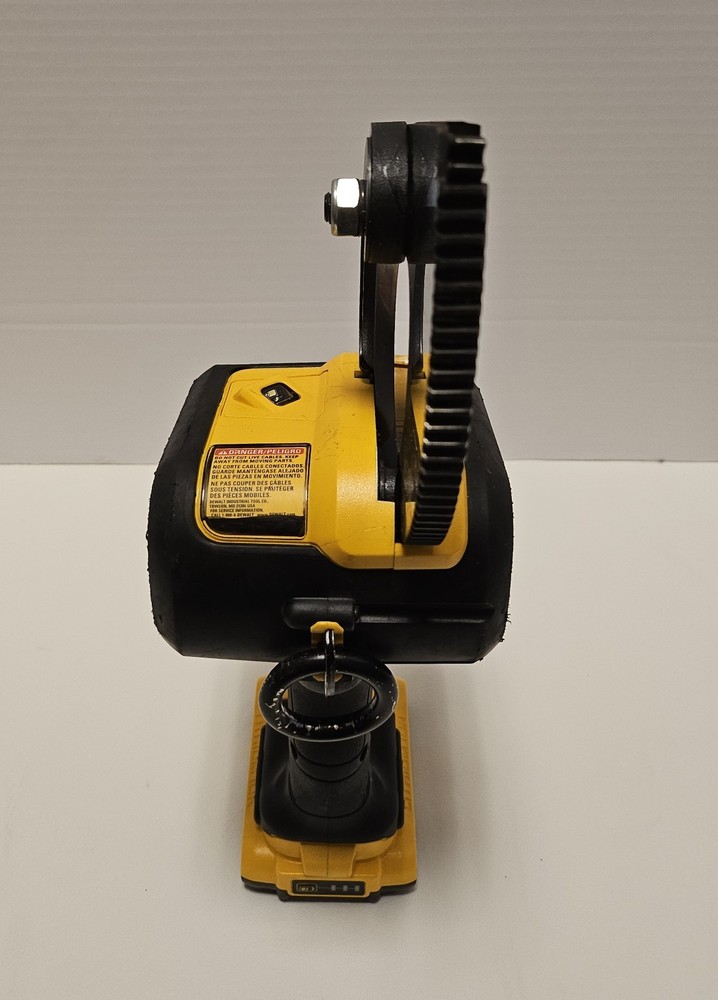 DEWALT DCE150 20V MAX Cordless Cable Cutting Tool With Battery