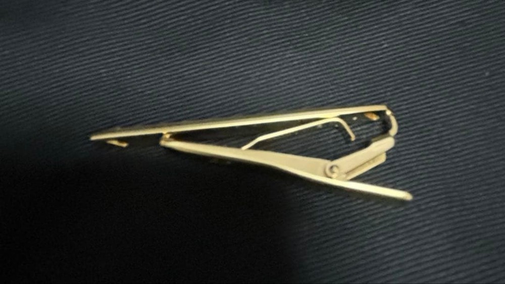 Kenzo gold tie pin Used