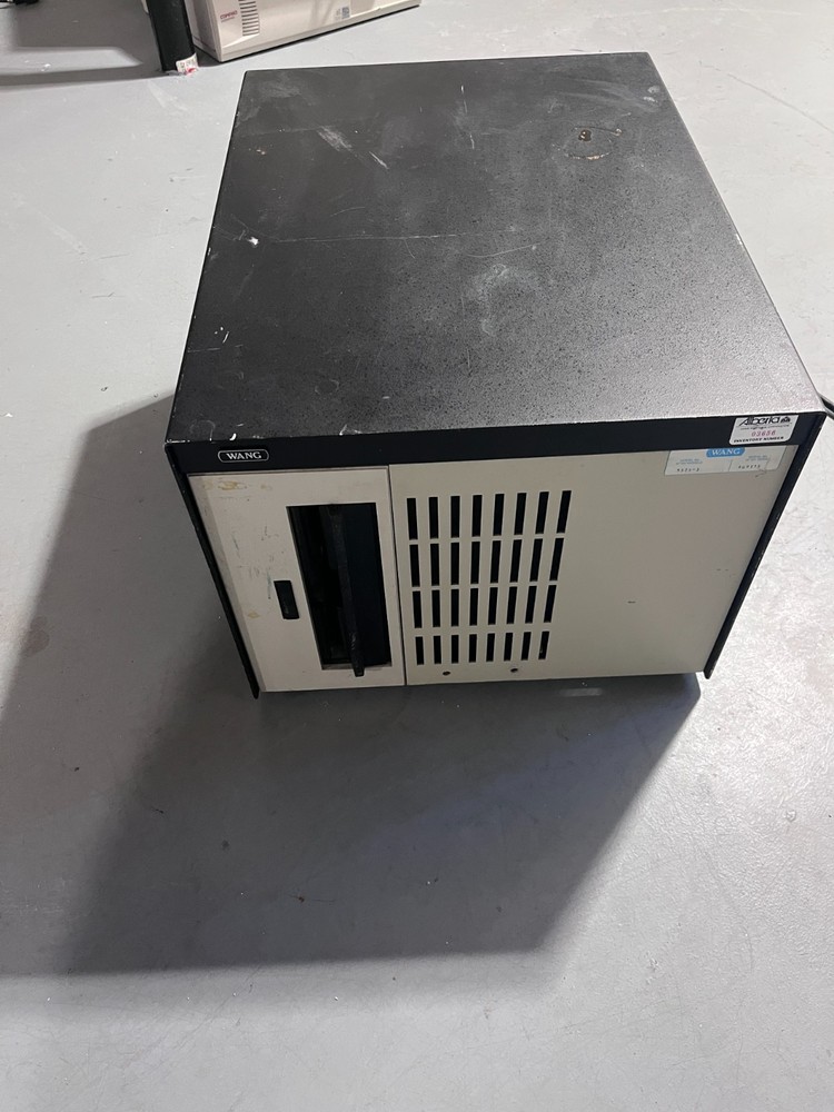 Vintage Wang 5525 Computer - 8'' floppy disk drive- Untested - Powers on