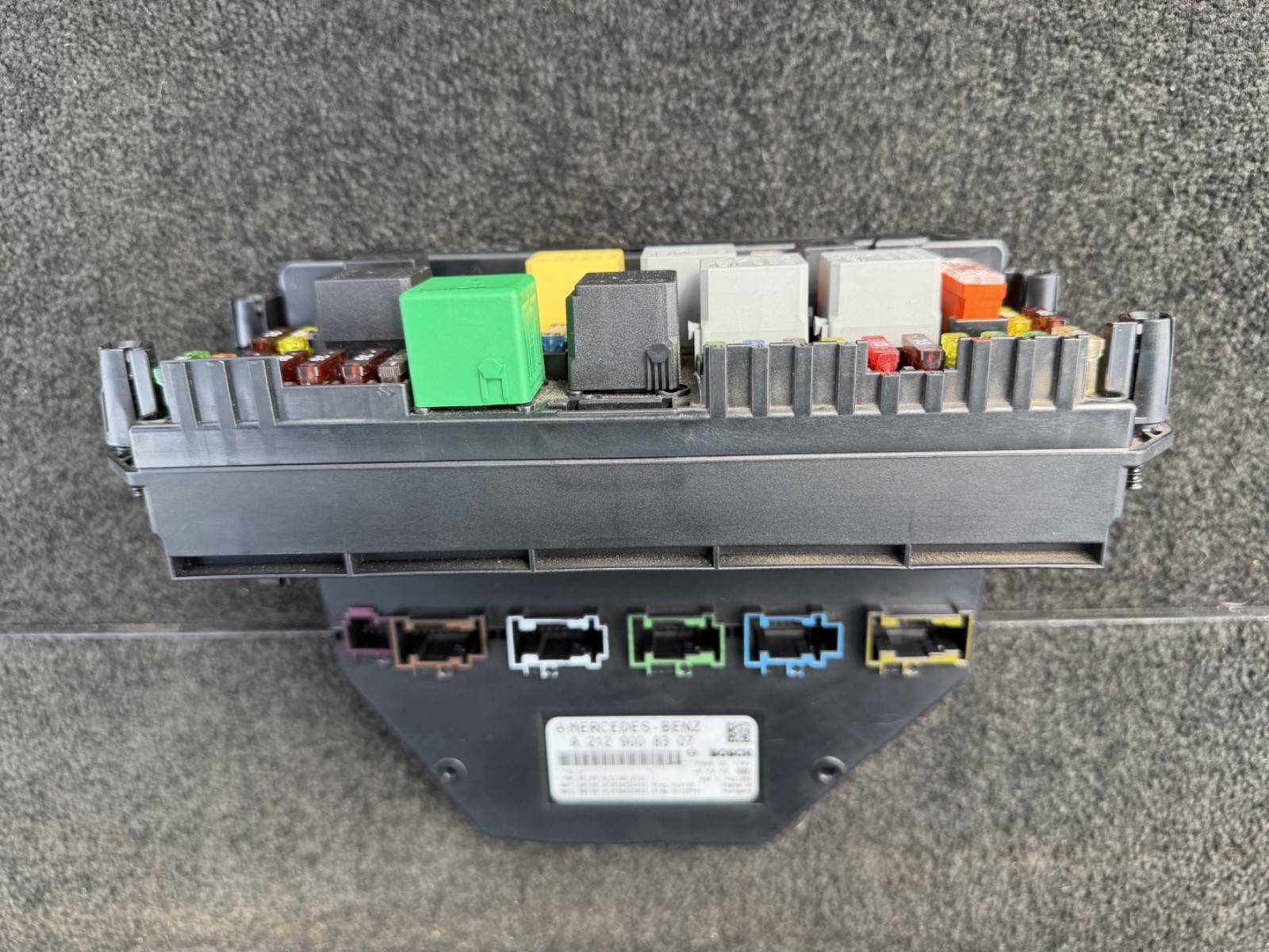 2010-2012 Mercedes-Benz E350 Front SAM Relay Fuse Box OEM 2129008307