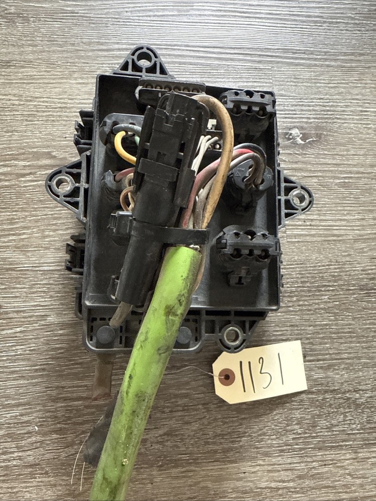 VOLVO VNL FUSE BOX 3659254