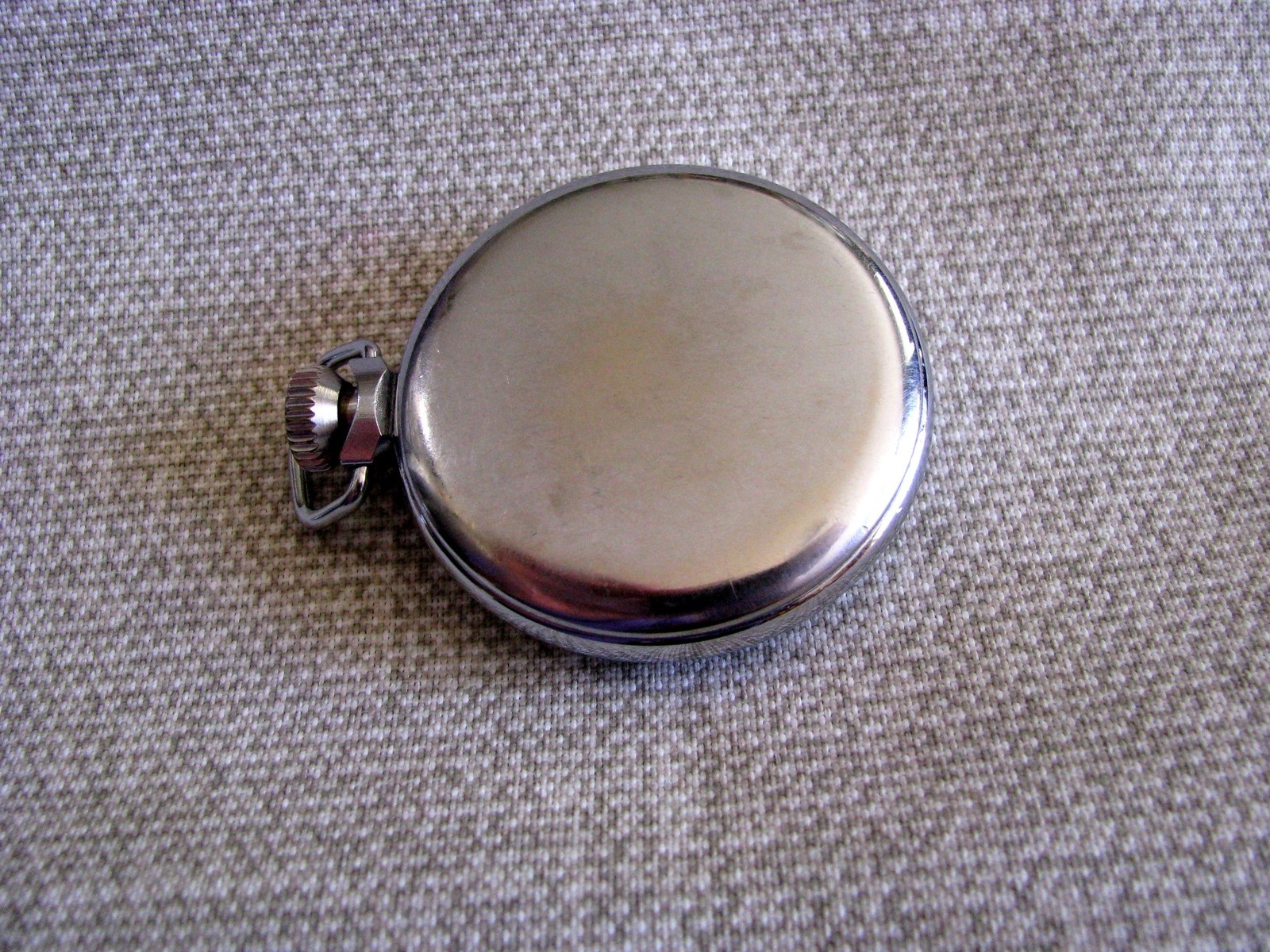 SCARCE PATTERN MECHANICAL GAMBLING DEVICE VINTAGE POCKET SIZE 12 DOGS / PUT+TAKE