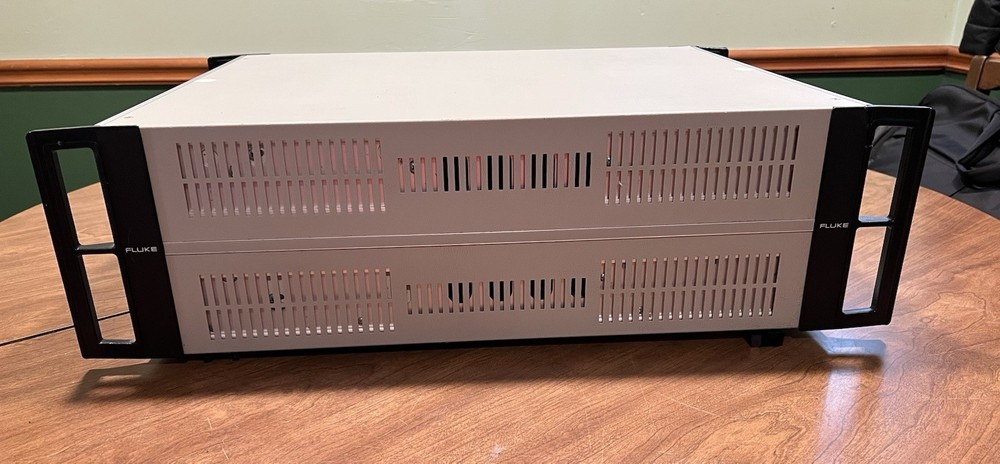 Fluke 5220A Transconductance Amplifier Calibrator