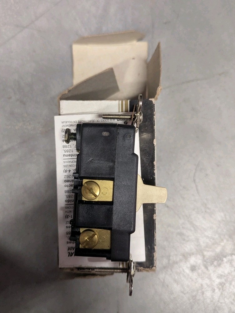 LEVITON 1256I Momentary Quiet Toggle