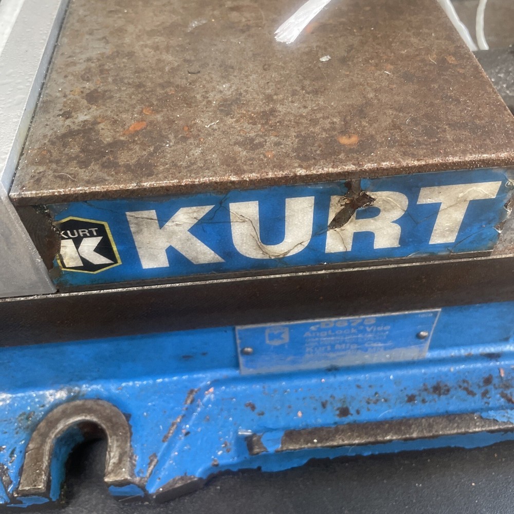 Kurt D675 AngLock Milling Machine Vise