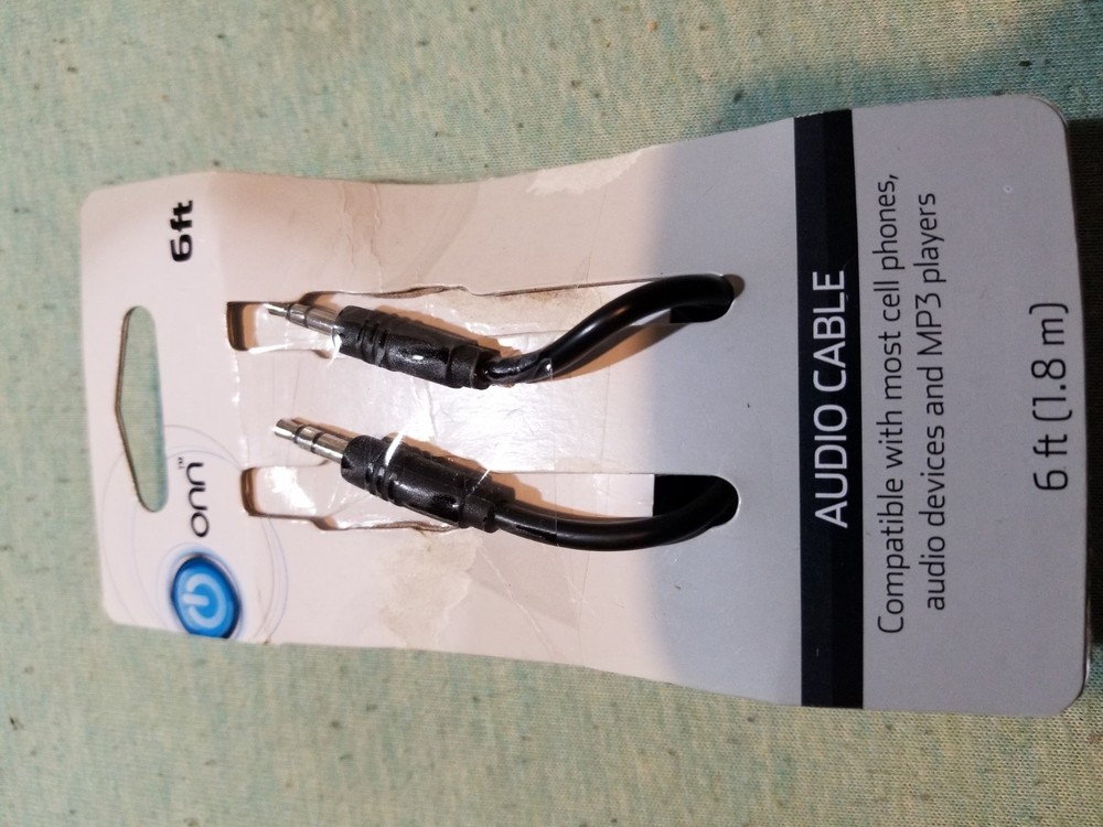 Onn 6 FT audio Cable A22